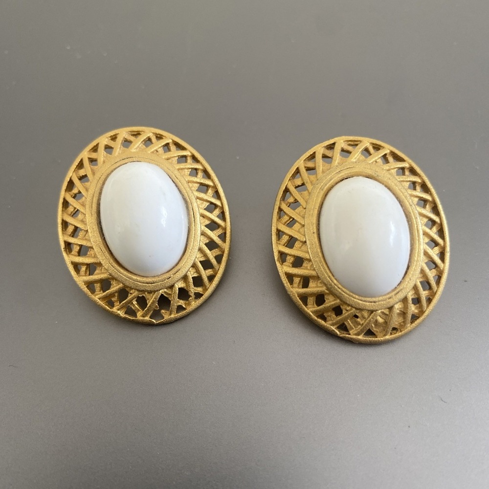 White Enamel & gold tone Light weight clip on Oval Earrings Abt 1"